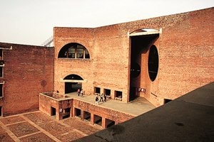 IIM-Ahmedabad, distance learning courses, management courses, e-learning programmes