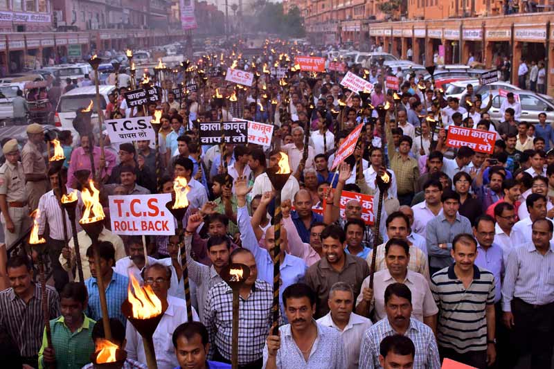 jewellers strike, jewellers strike india, jewellers strike in delhi, jewellers strike 2016, jewellers strike pune, jewellers strike in bangalore, jewellers strike mumbai, jewellers strike in tamilnadu, jewellers strike kolkata, gold excise duty 2016, gold excise duty strike, gold excise duty rules, gold excise duty in india, gold excise duty budget 2016, gold excise duty latest news in hindi, gold excise duty in hindi, gold excise news, gold excise 2016, arvind kejriwal, arun jaitley, budget 2016