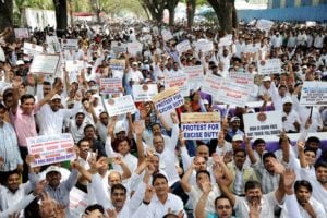 Jewellers can settle the excise dues for the months March to May along with that of June by July 31, it added.(PTI)