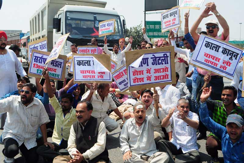 jewellers strike, jewellers strike india, jewellers strike in delhi, jewellers strike 2016, jewellers strike pune, jewellers strike in bangalore, jewellers strike mumbai, jewellers strike in tamilnadu, jewellers strike kolkata, gold excise duty 2016, gold excise duty strike, gold excise duty rules, gold excise duty in india, gold excise duty budget 2016, gold excise duty latest news in hindi, gold excise duty in hindi, gold excise news, gold excise 2016, arvind kejriwal, arun jaitley, budget 2016