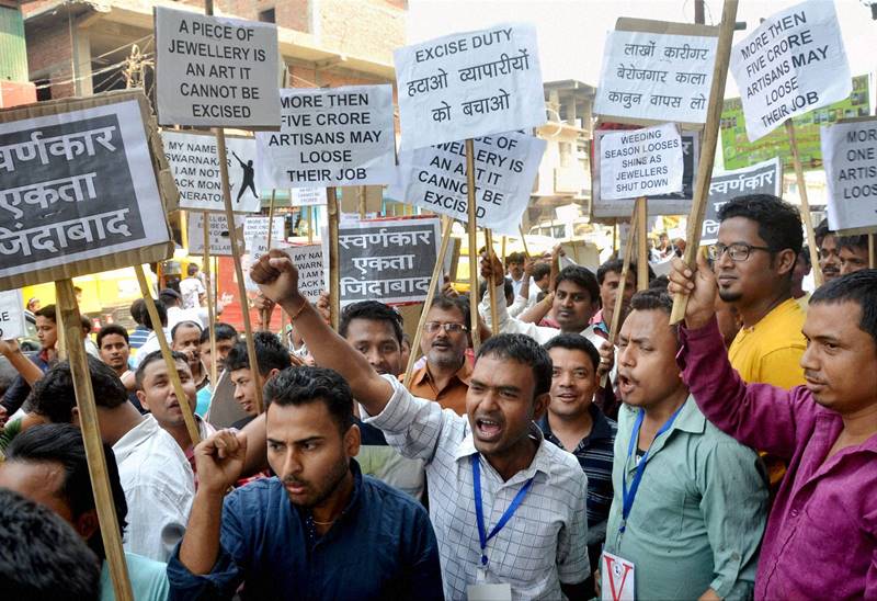 jewellers strike in delhi, jewellers strike india, jewellers strike 2016, jewellers strike in bangalore, jewellers strike today, jewellers strike latest news, gold jewellers strike in india, gold jewellers strike, all india jewellers strike, excise duty on gold in india, Arun Jaitley, budget 2016, union budget 2016, 2016 budget news, budget news, union budget news, budget 2016 news, budget proposals, excise duty on gold, gold excise duty