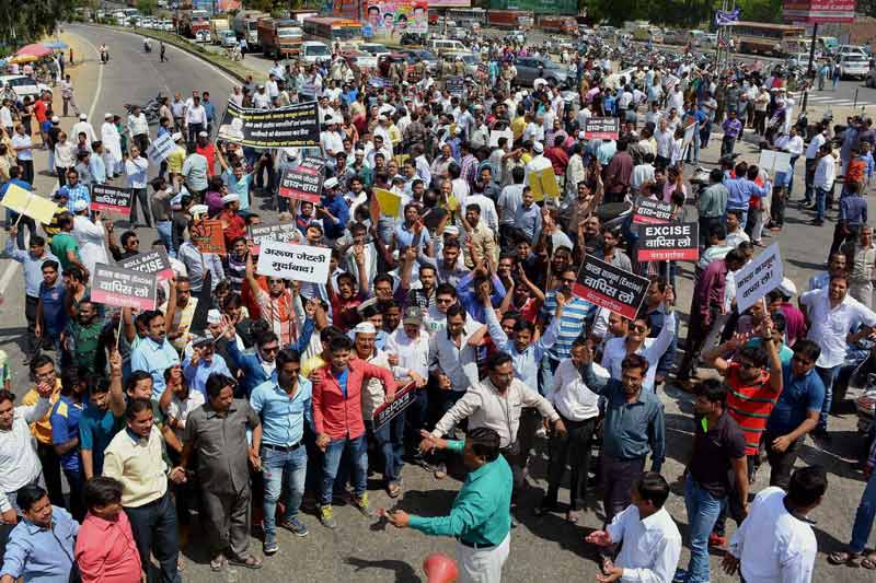 jewellers strike, jewellers strike india, jewellers strike in delhi, jewellers strike 2016, jewellers strike pune, jewellers strike in bangalore, jewellers strike mumbai, jewellers strike in tamilnadu, jewellers strike kolkata, gold excise duty 2016, gold excise duty strike, gold excise duty rules, gold excise duty in india, gold excise duty budget 2016, gold excise duty latest news in hindi, gold excise duty in hindi, gold excise news, gold excise 2016, arvind kejriwal, arun jaitley, budget 2016