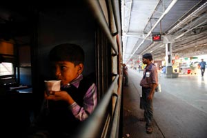 indian raiwlays, irctc.co.in, indianrail.gov.in, suresh prabhu, isro, indian raiwlays isro, Indian Space Research Organisation, graphic information system, railway inquiry, trains