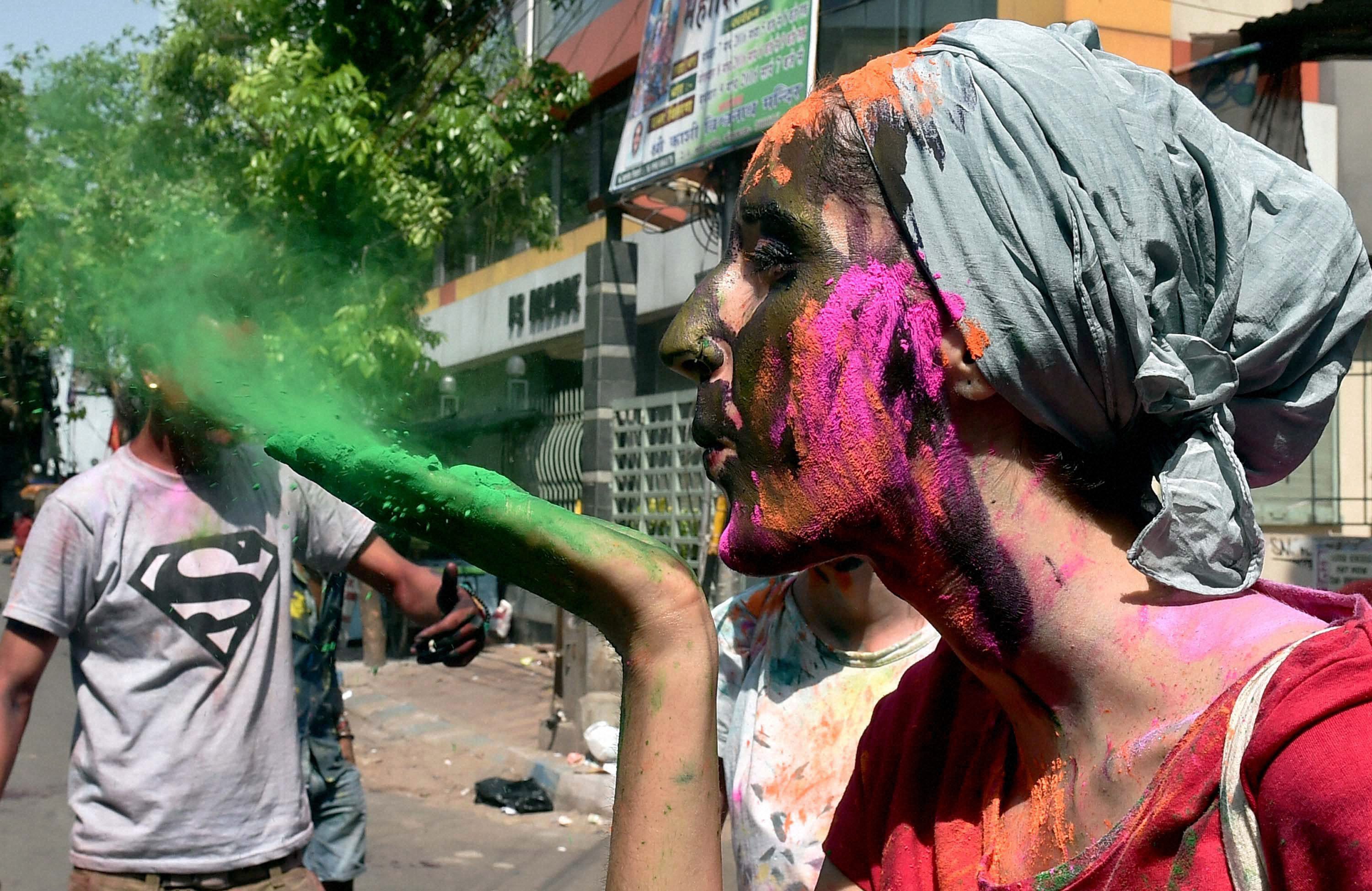 holi 2016, holi sale, holi sale 2016, holi sale on flipkart, holi sale on flipkart, holi sale flights 2016, holi sale on flights, holi sale snapdeal, holi offers, holi offers on amazon, holi offers on mobiles