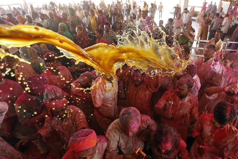 holi 2016, narendra modi holi, modi news, nitish kumar, lalu yadav, holi images, holi songs, holi wishes, holi messages, holi 2016 images, holi sweets, holi sweets online, holi festival 2016, holi celebration