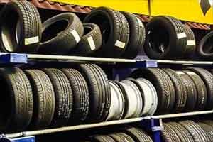 On the Michelin brand page at Snapdeal, the Tyre Selector will help a customer find the best fit tyre for a vehicle. 