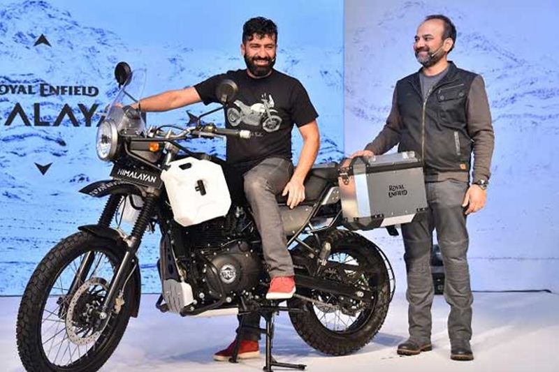 Royal Enfield: The long-wait for the first adventure tourer from Eicher Group-owned motorcycle maker – Royal Enfield Himalayan – finally came to an end. The vehicle that had made its debut a day before the Auto Expo, was launched during an event in Mumbai at a starting price of Rs 1.55 lakh (ex-showroom, Maharashtra). Power for the Royal Enfield Himalyan is a single-cylinder, 411cc, air-cooled engine with single overhead camshaft (SOHC) and a counter balancer. This powertrain is claimed to be the most refined Royal Enfield engine. Coupled to a 5-speed constant mesh gearbox, this engine churns 24.5bhp at 6500rpm and a peak torque of 32Nm at 4000-4500rpm.