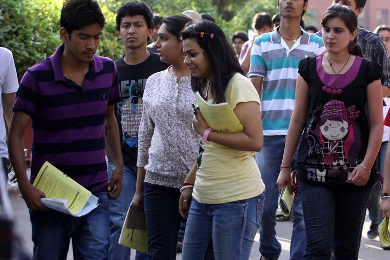 jee main, jee main 2016, jee main 2016 cutoff, jee main 2016 cutoff for SC St, jee main 2016 cutoff for obc, jee main 2016 cutoff, jee main exam date, Joint Entrance Examination, joint entrance examination (main) - 2016, joint entrance examination 2016 application form