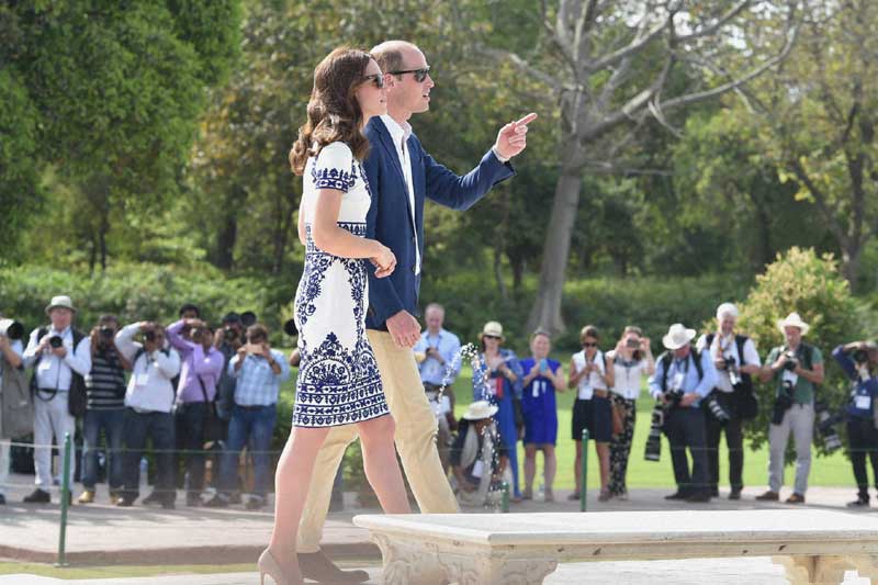 Ahead of their visit, William and Kate's communications secretary, Jason Knauf, had told reporters in London that William ''feels incredibly lucky to visit a place where his mother's memory is kept alive by so many who travel there.'' When asked Saturday how to describe the Taj Mahal, William, on his first visit to India, replied, ''Stunning.'' (PTI)