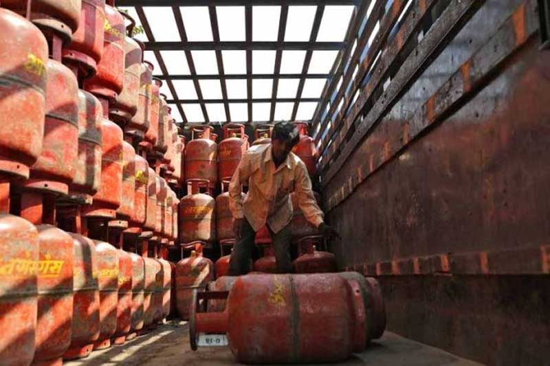 8. 16 lakh gave up LPG subsidy in Maharashtra, claims state govt: Maharashtra has emerged as the leading state in the country in giving up LPG subsidy with over 16 lakh people surrendering it, the state government today claimed. "The total LPG subsidy surrendered in Maharashtra is the highest at 16,42,814 in response to Prime Minister Narendra Modi's campaign of 'Give It Up'. The state had been aggressively pursuing the centre's campaign in over a dozen cities and towns in Maharashtra," a statement by the Maharashtra government said. It noted that the "Give It Up" campaign launched last year estimated that one crore consumers did not require LPG subsidy. There are 14.54 crore active LPG consumers in the country. "The five states that topped in surrendering LPG subsidy are Maharashtra, Uttar Pradesh, Delhi, Karnataka and Tamil Nadu, almost accounting for 50 per cent of contributors," the statement said. (Reuters)