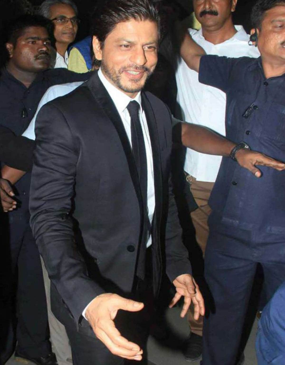 Fan box office collection, shahrukh khan fan, fan collection, fan movie collection, fan box office, fan box office collection day 4, fan box office collection till date, shahrukh khan fan movie news