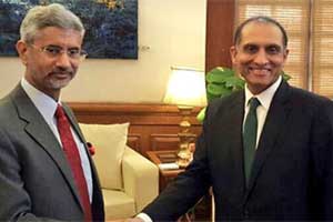 Sources said that the fact that the Pakistan High Commission started putting out their rhetoric on Kashmir — barely 30 minutes into the conversation — showed that Islamabad was “desperate to control the narrative”. (Source: Twitter/@MEAIndia)