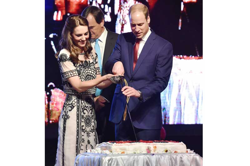 kate middleton, kate middleton in India, kate middleton, kate middleton style, kate middleton fashion, kate middleton style quotient, kate middleton style evolution, kate middleton india visit, duchess of cambridge, duchess of cambridge style, duchess of cambridge fashion, Emilia Wickstead, anita dongre, rishi kapoor, shahrukh khan, sachin tendulkar, aishwarya rai