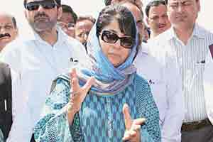 Mehbooba Mufti visited Suchetgarh border and Jammu . (PTI Photo)