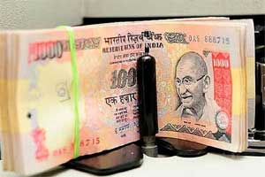 India rupee sudden plunge against dollar; 5 reasons why govt cannot go for a rupee devaluation