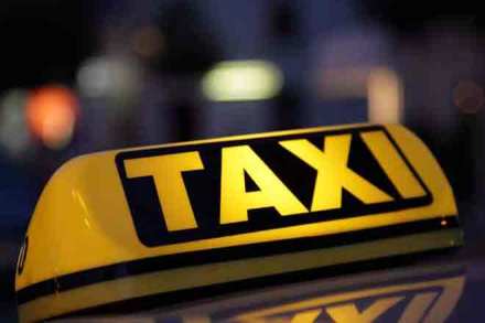 After Arvind Kejriwal's stern warning against surge-pricing, Uber had temporarily suspended it, but after wrapping up of the road-rationing scheme, it had brought back surge-pricing in the capital.(Reuters)
