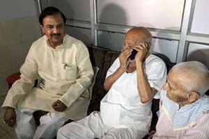 narendra Modi, Modi news, modi mahatma gandhi, kanubhai gandhi, Bapu, Mahatma Gandhi, sonia gandhi, Mahatma Gandhi grandson, M K Gandhi, Kanubhai Gandhi modi narendra Modi, Modi news, modi mahatma gandhi, kanubhai gandhi, Bapu, Mahatma Gandhi, sonia gandhi, Mahatma Gandhi grandson, M K Gandhi, Kanubhai Gandhi modi