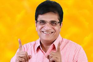 Eye witnesses reported that the workers came with bamboos in hand and were chanting slogans against Kirit Somaiya. 