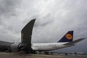 Lufthansa spokesman Joerg Waber said Wednesday that the crew of Flight 464, a Boeing 747-400 with 345 passengers and 18 crew members on board, decided to declare an emergency and landed safely in Gander at 1920 GMT (3:20 p.m. EDT) Tuesday. (Reuters)