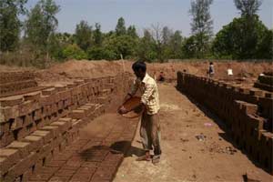 Aid for freed bonded labour hiked to Rs 3 lakh from Rs 20,000