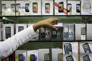 After almost a year of selling online, Micromax subsidiary Yu Televentures is now expanding its presence in the offline market and expects 50 per cent of its sales to come from the brick-and-mortar channel this year. (Reuters) After almost a year of selling online, Micromax subsidiary Yu Televentures is now expanding its presence in the offline market and expects 50 per cent of its sales to come from the brick-and-mortar channel this year. (Reuters)