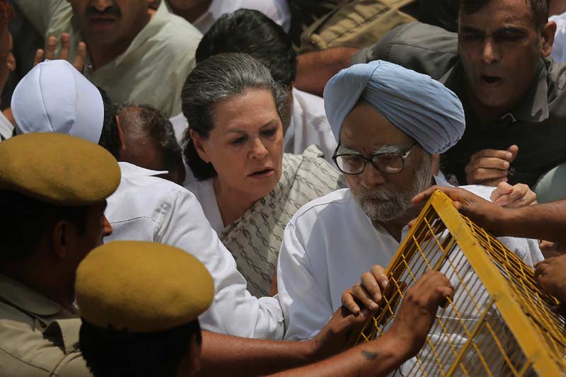Arvind Kejriwal, narendra modi, sonia gandhi, agustawestland, agustawestland scam, aam aadmi party, kejriwal modi, modi sonia, bjp, congress, politics