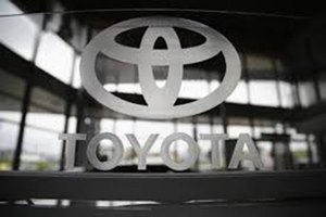 Toyota cars, Toyota Camry Hybrid, Ciaz, Ertiga VAT cuts Delhi, automobiles industry, company news, Toyota prices low