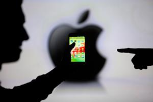 Apple Apple
