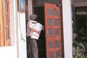 bhupinder singh hooda, manohar lal khattar, cbi raid, cbi raid hooda, hooda industrial plots, hooda house raid, chandigarh, india news