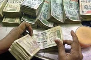 The government should promote five new banks under the RBI guidelines for new private banks. (PTI)