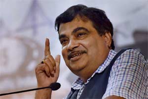 Hundreds of vehicles are stalled for several days as vehicles are unable to cross the area and the drivers and co-drivers complained of scarcity of food and water. (Source: IE) Hundreds of vehicles are stalled for several days as vehicles are unable to cross the area and the drivers and co-drivers complained of scarcity of food and water. (Source: IE)