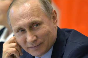 On his first trip to a European Union country this year, Russian President Vladimir Putin has sharply criticized western policy toward Moscow, describing a newly-expanded US missile defense system as a threat to his country's security. (AP)