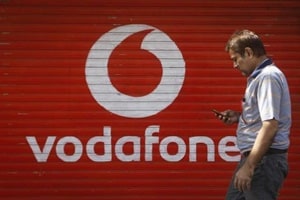 Vodafone India revenue rises 5% to Rs 44,490 crore in FY16