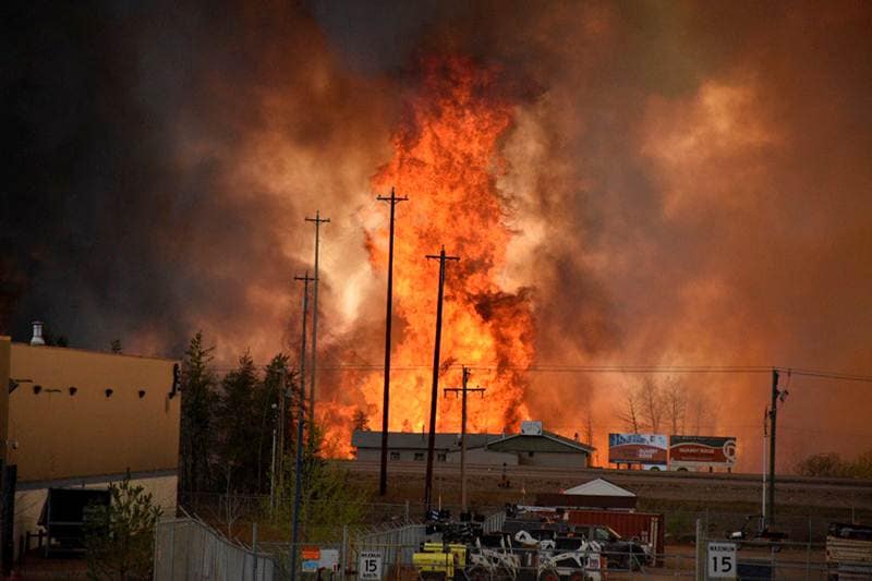 Canada, Canada wildfire, Canada wildfire 2016, Canada wildfire news, Alberta, Fort McMurray, mfire at alberta, fire at Fort McMurray