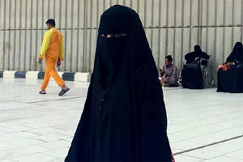 top 10 news, top 10 news of today, top 10 news headlines, top 10 news of today in india, top 10 news of today in english, Maheish Girri, Uddhav Thakre, Shiv Sena News, DPS Srinagar, Abaya, Delhi University, DU Admission 2016, Bangladesh News, Hindu Attack in Bangladesh, AAP, Arvind Kejriwal, AAP Party, AAP news, Hrithik Roshan, Sussanne Khan, Hrithik Roshan's ex-wife, Mohan Bhagwat, Rahul Gandhi, Pakistan-India