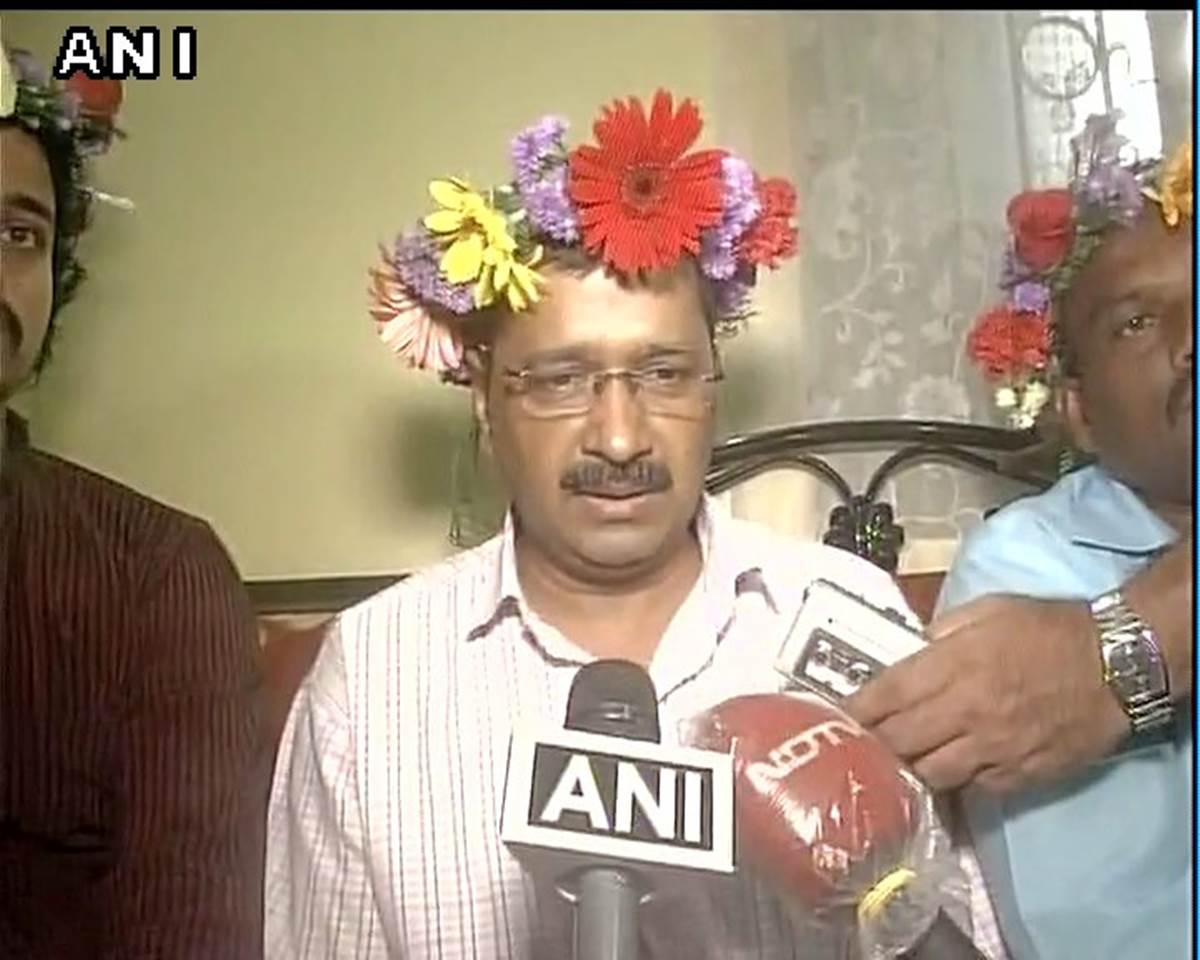 Arvind kejriwal, arvind kejriwal news, arvind kejriwal twitter, arvind kejriwal on modi, arvind kejriwal family, aam aadmi party, aap news, aap party, narendra modi, modi interview, modi arnab interview