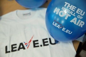 The campaign for Britain to stay in the European Union has reestablished its lead over the opponent "Out" camp. (Reuters)