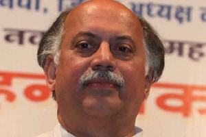 Kamat further clarified that there were no differences between him and Narayan Rane. (IE) Kamat further clarified that there were no differences between him and Narayan Rane. (IE)
