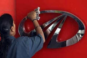 "In the begining of the year we had around 100 service outlets and by the end of the FY17, we target to have 400 outlets across the country including north-east. The market is worth Rs 20,000 crore," MFCS CEO YVS Vijaykumar told PTI here today. (Reuters)