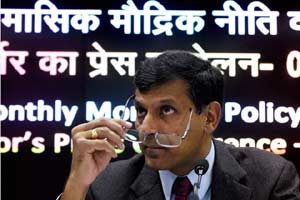 Calling RBI Governor Raghuram Rajan's exit a 'bad omen' for the Indian economy, eminent economists and former policymakers today said it will be seen by the world as India's non-approval to a policy against inflation and bad loans. (PTI)