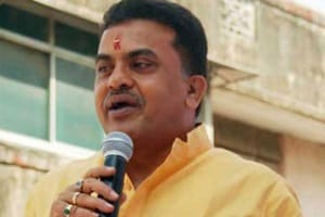 The former MP said he was not supporting the alleged violation that Sharma may have done, but claimed that the TV personality-cum-actor was being "victimised by the BJP." (PTI)