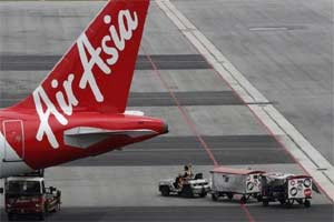 AirAsia, AirAsia listing, AirAsia hk listing, tony fernandes, AirAsia passenger traffic, AirAsia growth, AirAsia traffic growth