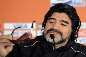 Diego Maradona, who is known for his legendary footballing skills as much as he is known for bad mouthing fellow players and opponents, gave an earful to Veron at the end of the first half. (Reuters)