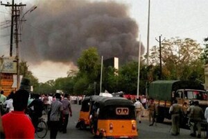 At least 14 people, including two cops, were killed in violent clashes between the police and illegal occupants of a land in Mathura’s Jawahar Bagh area last night. (PTI)