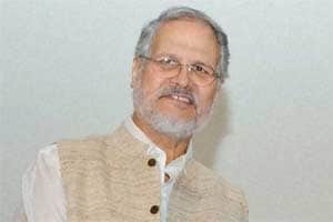 Lieutenant Governor Najeeb Jung appoints committee to examine over 400 files submitted by the Delhi Govt.