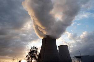 JSPL is in talks with Adani Power and others to sell its power plant for about $1.5 billion. JSPL is in talks with Adani Power and others to sell its power plant for about $1.5 billion.