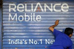 During the quarter, the company sold 2 million handsets, while only 1.5 million subscribed to its services, Reliance Industries, its parent company, said in its latest earnings release. During the quarter, the company sold 2 million handsets, while only 1.5 million subscribed to its services, Reliance Industries, its parent company, said in its latest earnings release.