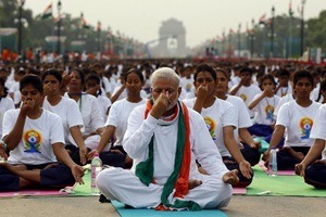 Sri sri ravi shankar news, sri sri ravi shankar updates, yoga day news, yoga day celebrations, mumbai updates
