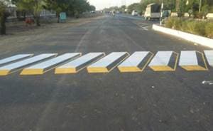 Delhi gets its first 3D painting speed breaker Delhi gets its first 3D painting speed breaker
