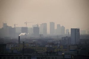 The increase in people dying in India from air pollution will outpace the rate of such deaths in China, as India drags its heels over environmental rules while opening more coal mines, the head of a U.S. research group said on Thursday. (Reuters)
